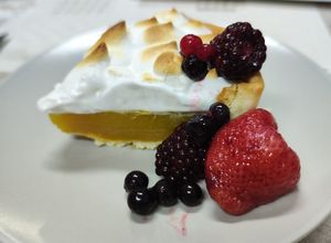 Foto principal de Tarta vegana de limón con merengue de lima