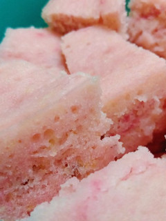 A picture of Raspberry cake.