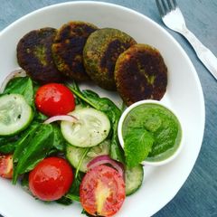 A picture of HARA BHARA KEBABS (KABABS)& FRESH SALAD.