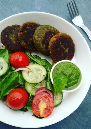 A picture of HARA BHARA KEBABS (KABABS)& FRESH SALAD.