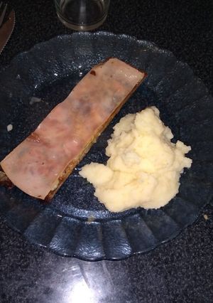 Una foto de Matambre de novillo con Roquefort a la parrilla.
