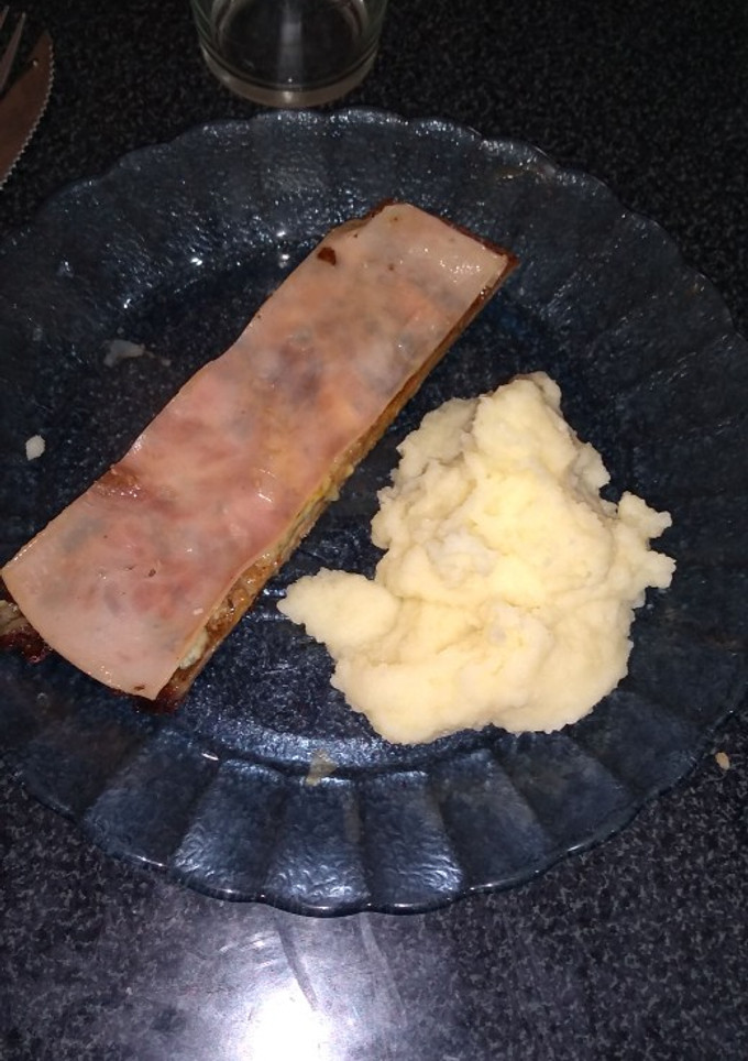 Una foto de Matambre de novillo con Roquefort a la parrilla.
