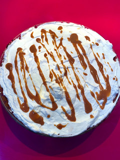 Una foto de Tarta fría de plátano, caramelo y cacao