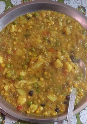 वेजिटेबल दलिया (vegetable daliya recipe in Hindi) रेसिपी मुख्य फोटो