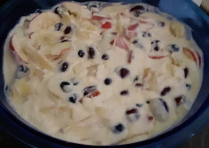 Creamy Cheesecake Fruit Salad