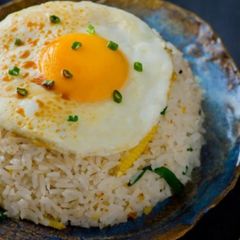 A picture of Fried Rice and Egg.