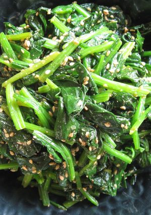 A picture of 'Goma-ae' Spinach.