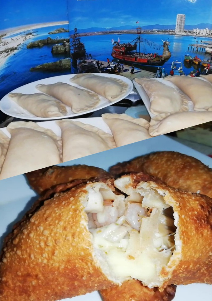 Una foto de Empanadas fritas de queso, machas, ostiones, camarones