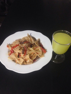 Jallof din macaroni ainihin hoton girkin