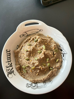 Una foto de Hummus de berenjena 🌱