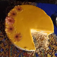 A picture of Mango Mousse Whithout Bake Cake.