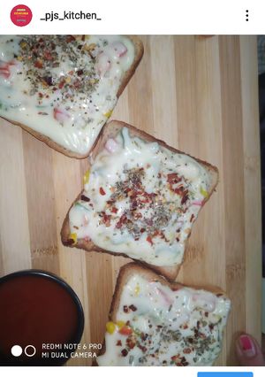 A picture of Pepper Paneer Toast.