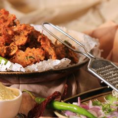 A picture of Crispy Onion Pakodas (and variations).