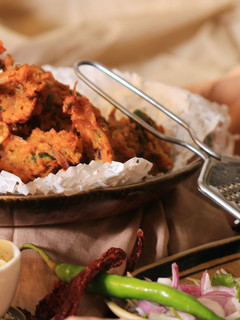 A picture of Crispy Onion Pakodas (and variations).