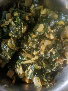 மணத்தக்காளி கீரை பொரியல்(keerai poriyal recipe in tamil) செய்முறை முக்கிய புகைப்படம்