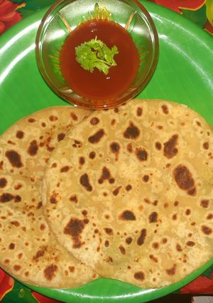 আলুর পরোটা (aloo paratha recipe in Bengali) রেসিপির প্রধান ছবি