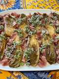 Endives braisées au bouillon de gambas, thym frais et jambon cru