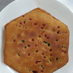 A picture of Tutti frutti cake.