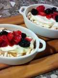 Postre con cremas frescas y frutos rojos 🍧✧