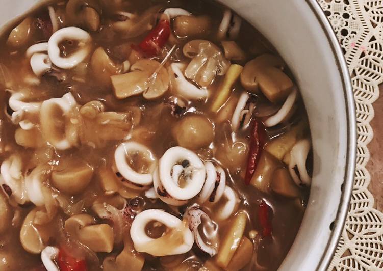 Cara Gampang Menyiapkan Cumi saus tiram with mushrooms, Menggugah Selera