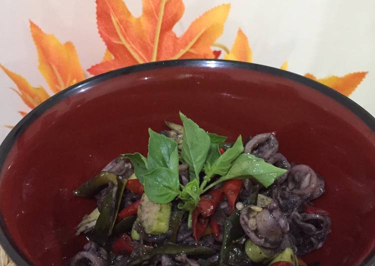 Resep Oseng cumi hitam pedas Anti Gagal