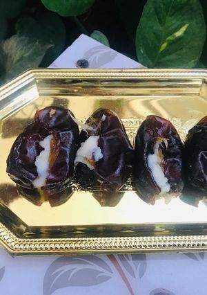 A picture of Malai Khajoor.