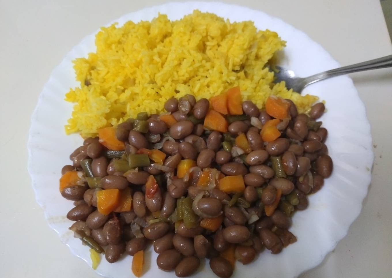 Fried turmeric rice with yellow beans
