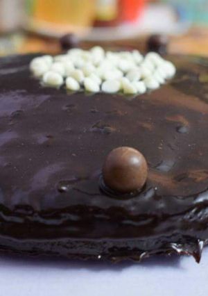 A picture of Chocolate Ganache Cake.