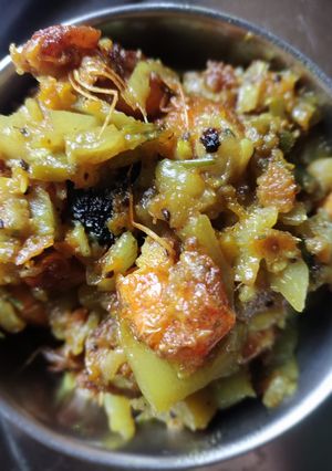 লাউ ঘন্ট (Lau ghonto recipe in Bengali) রেসিপির প্রধান ছবি