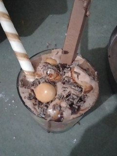 ચોકલેટ મીલ્ક શેક (Chocolate Milk shake Recipe in Gujarati) રેસીપી મુખ્ય ફોટો