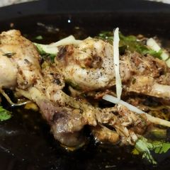 A picture of Black pepper chicken karahi.