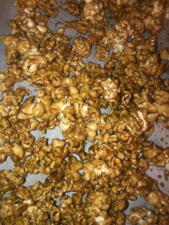 A picture of EASY Caramel corn 🍿.