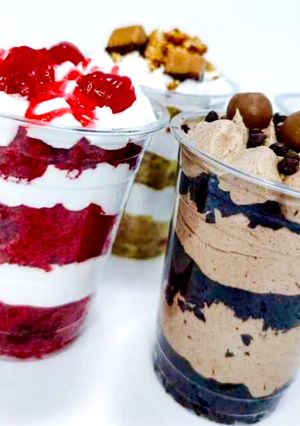 A picture of Easy cake parfait.