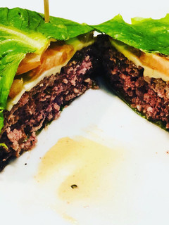 Una foto de Rosemary Veggie Burger - Hamburguesa de Romero