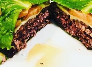 Una foto de Rosemary Veggie Burger - Hamburguesa de Romero