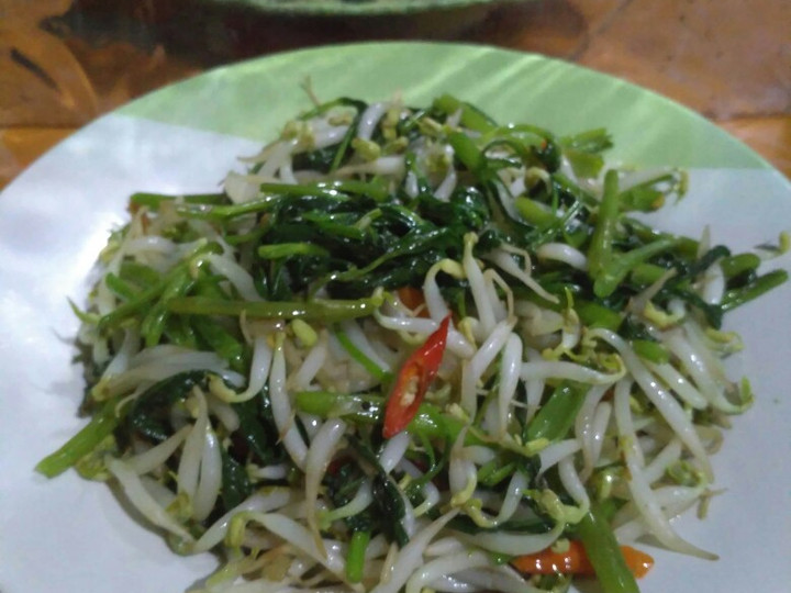 Bagaimana Membuat Tumis kangkung feat toge yang Bikin Ngiler