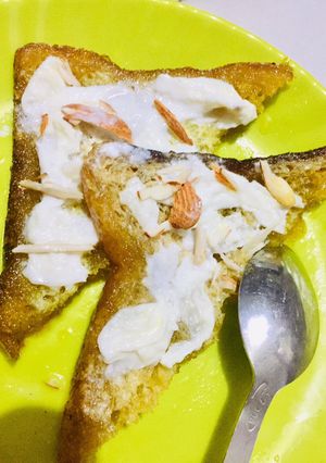 A picture of Shahi tukda.