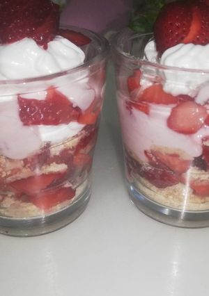 Une photo de Verrines de fraises 🍓🍓🍓🍓❤️😋
