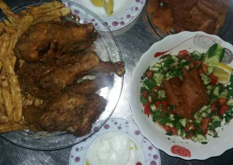 الفتوش الحلبيه مع فخاد وبطاطا مقليه