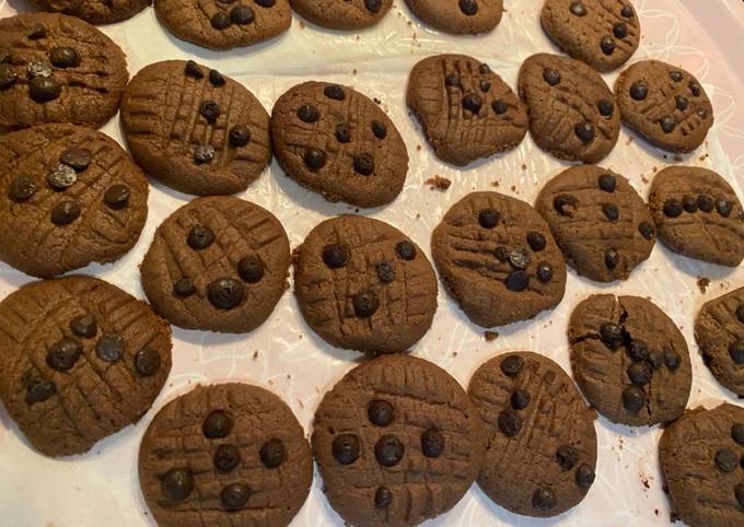 Choco chip cookies renyah dan mudah