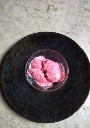 স্ট্রবেরি আইসক্রিম(strawberry ice cream recipe in Bengali) রেসিপির প্রধান ছবি