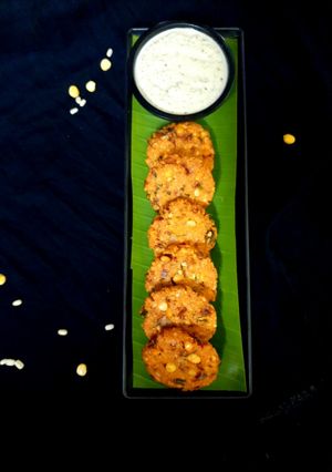 A picture of Chana dal masala vadai.