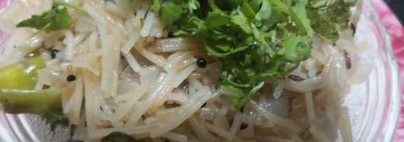 शेवया उपमा (ब्रेकफास्ट टिफीन साठी) (Sevai Upma Recipe In Marathi)