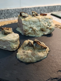 Una foto de Solomillo en salsa de gorgonzola y dátiles 🥣