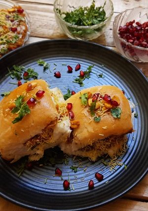 कच्छी दाबेली(kacchi dabeli recipe in hindi) रेसिपी मुख्य फोटो