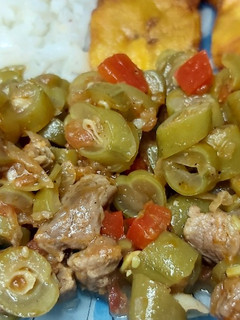 Una foto de Habichuela guisada con carne