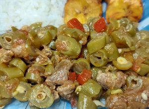 Una foto de Habichuela guisada con carne