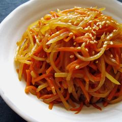 A picture of ‘Kimpira’ Potato & Carrot.