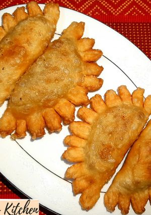 ফুলকপির পুর ভরা ঝাল পুলি রেসিপির প্রধান ছবি