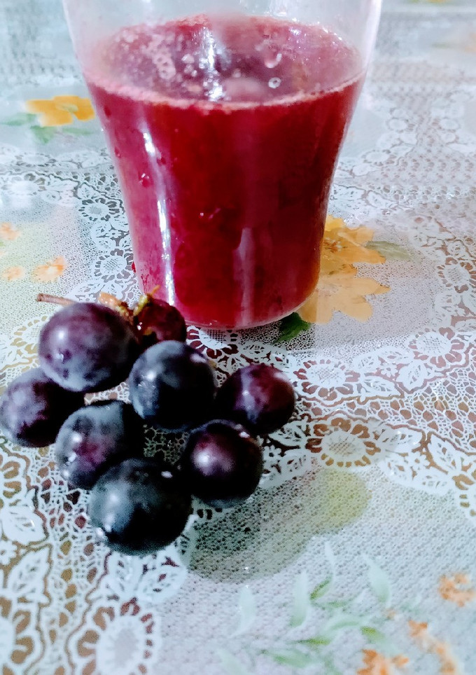 A picture of Grape Juice.